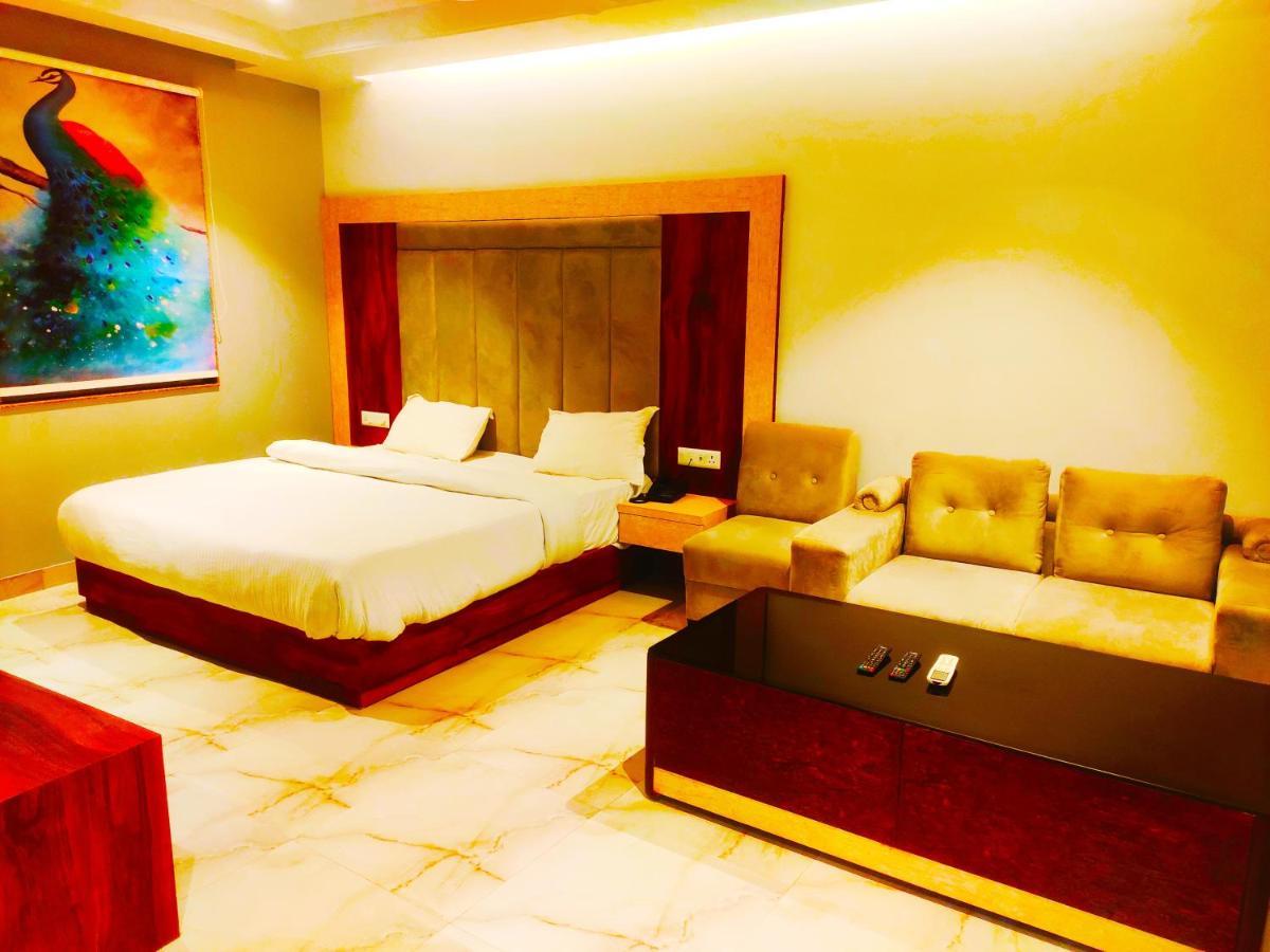 Hotel The Nilsa Nueva Delhi Exterior foto